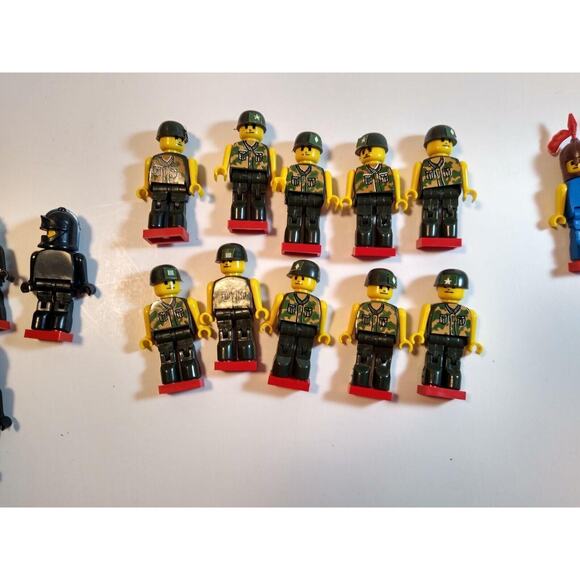 Lot of 28 Vintage Blockhead Plastic Robot Soldier Hard Plastic Figures Movable + - Picture 2 of 10